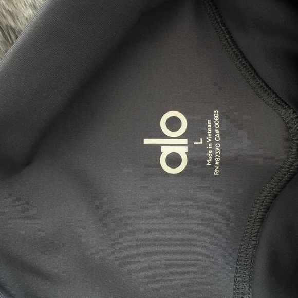 ALO Yoga Black Leggings - Picture 5 of 5